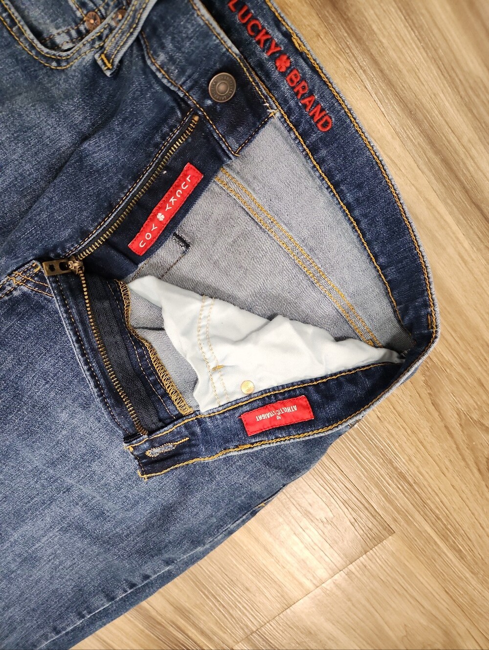 Mens Lucky Brand 410 Athletic Straight Jeans 32x30 Mid Rise Stretch Denim NWT - Picture 6 of 9
